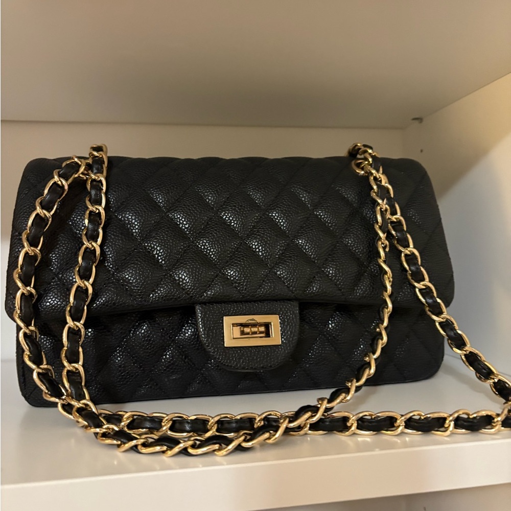 Elegant Black Quilted Chain Bag